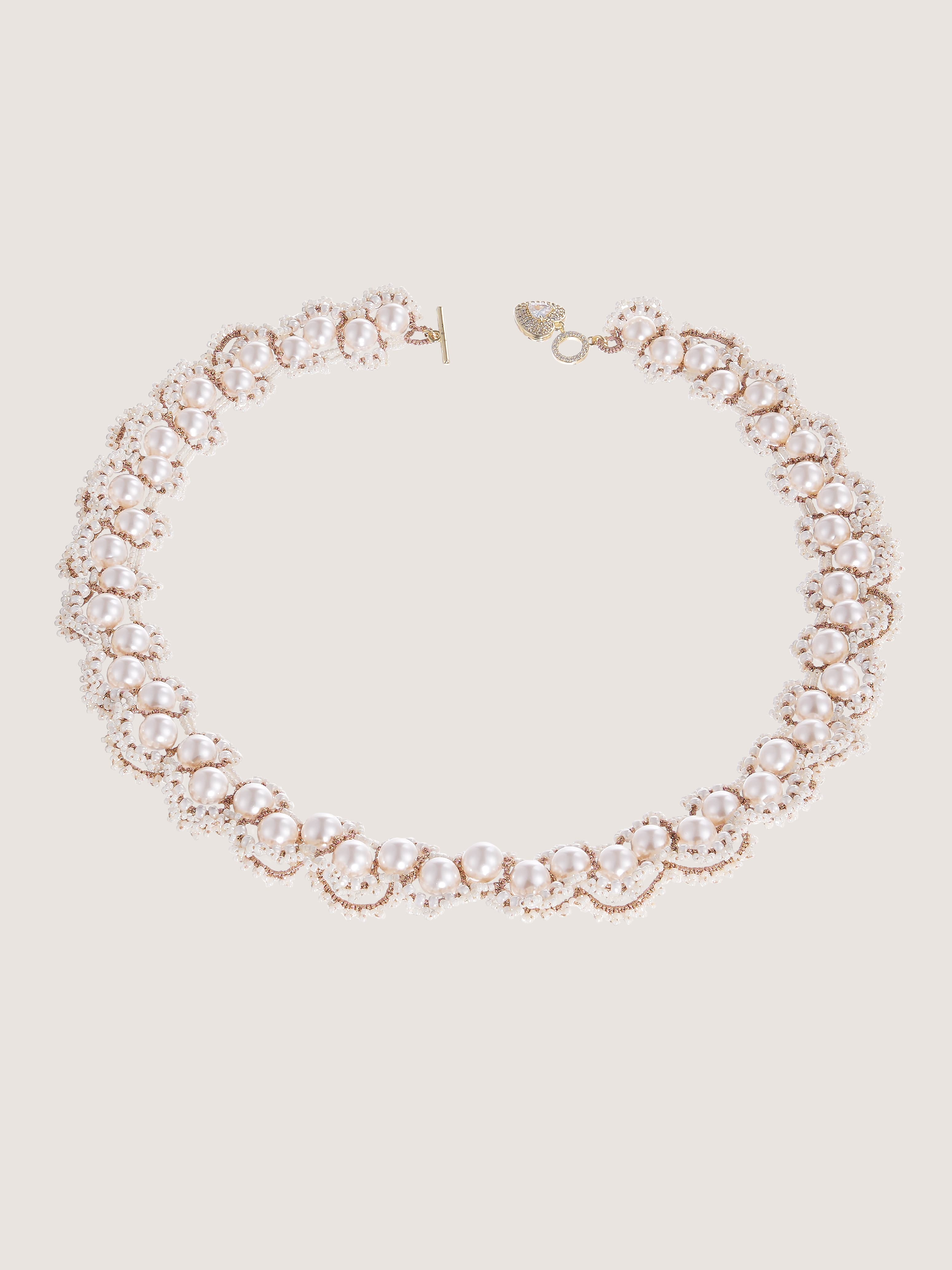 T126 Alina - White Queen Necklace