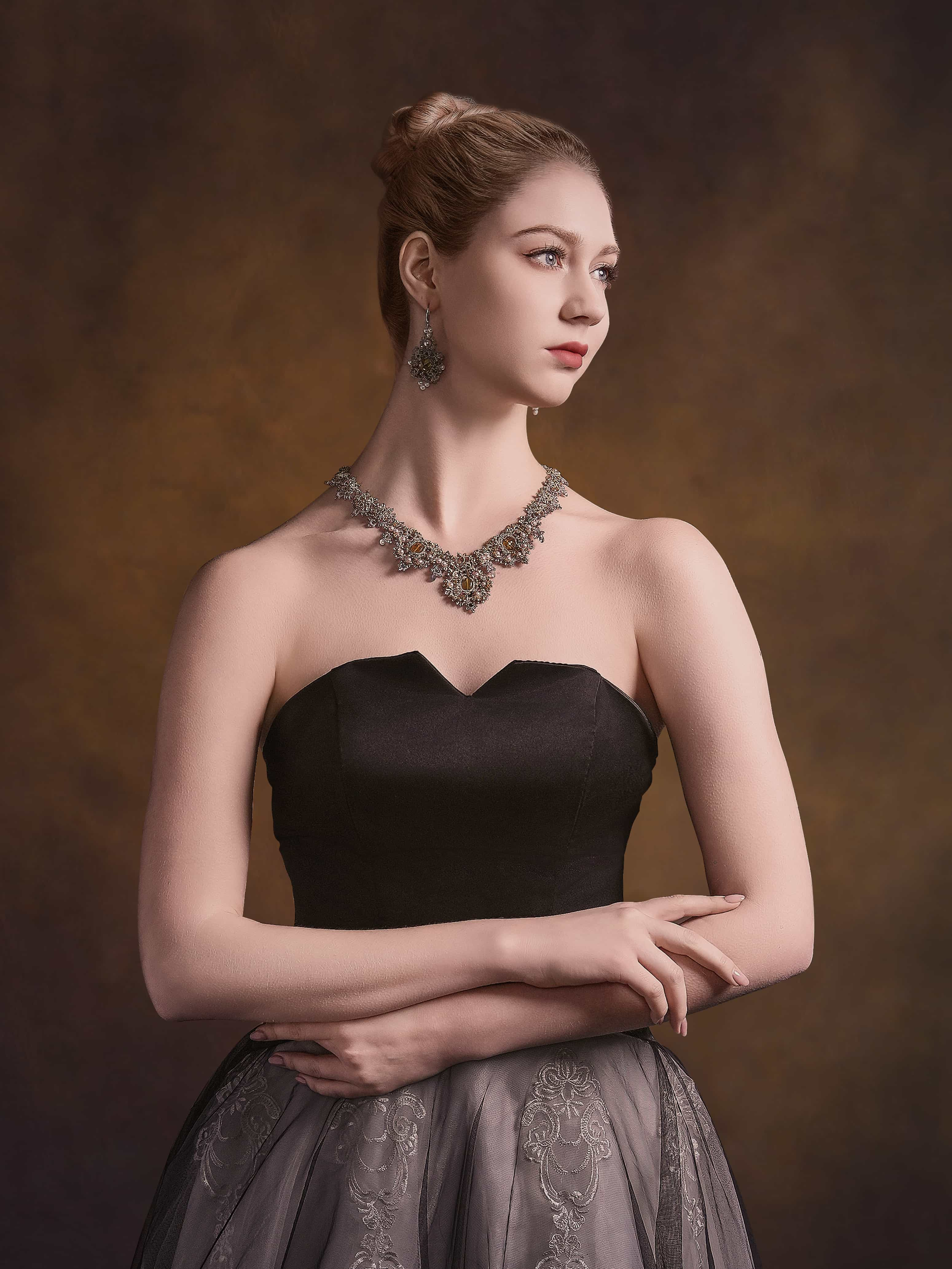 T119 Alina - Scarlett Necklace