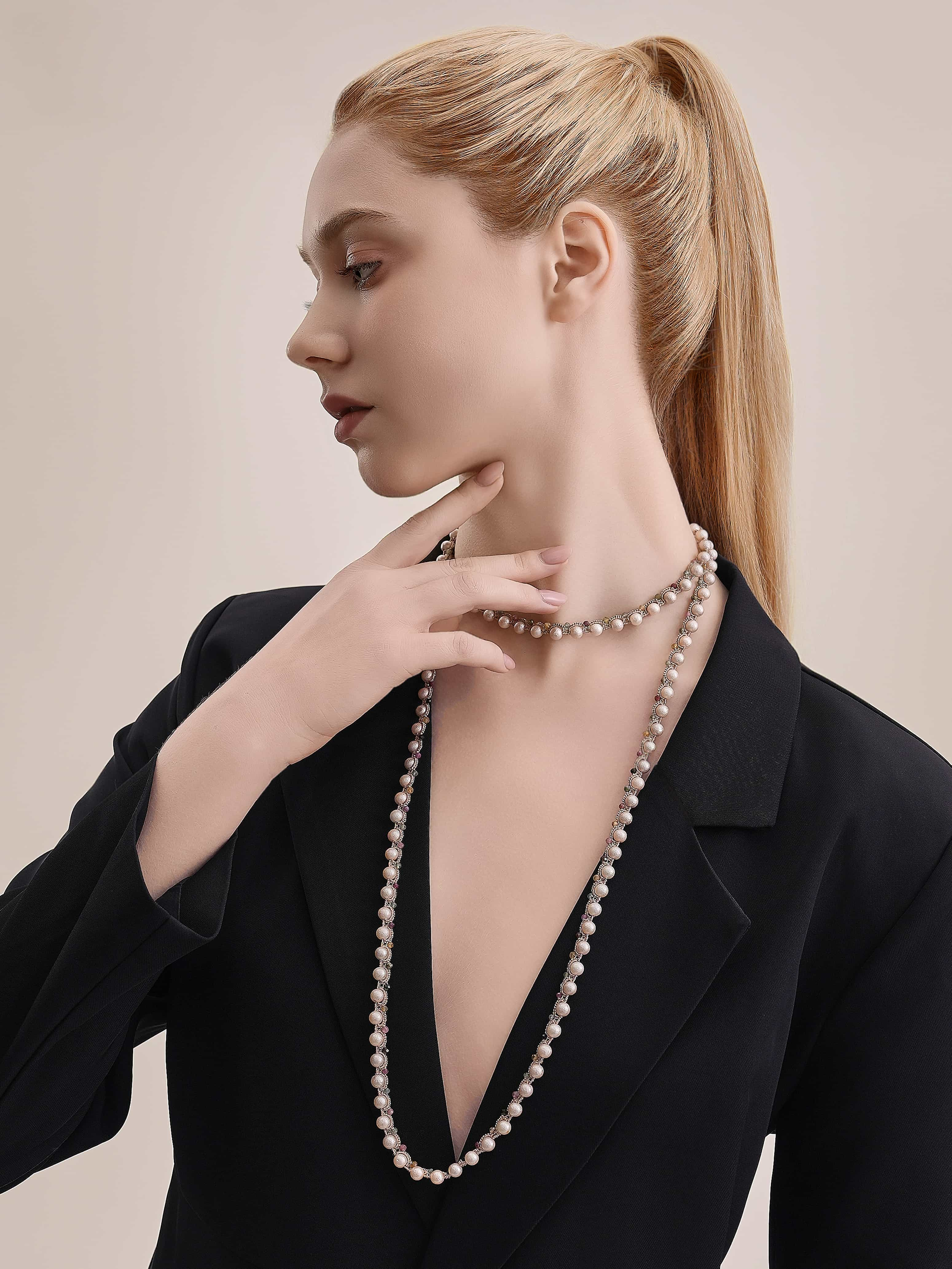 T108 Alina - Pearl Necklace