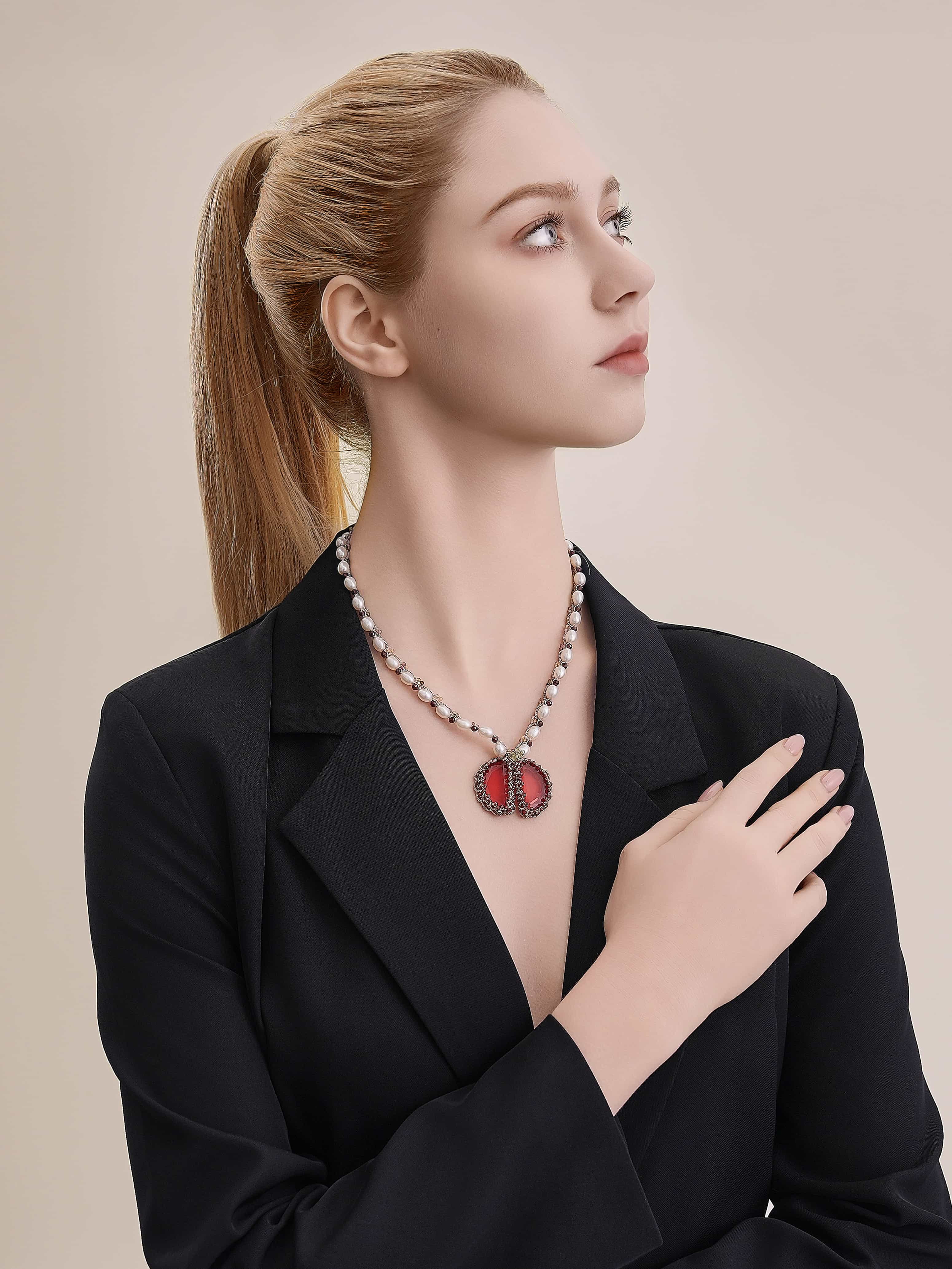 T105 Alina - Necklace