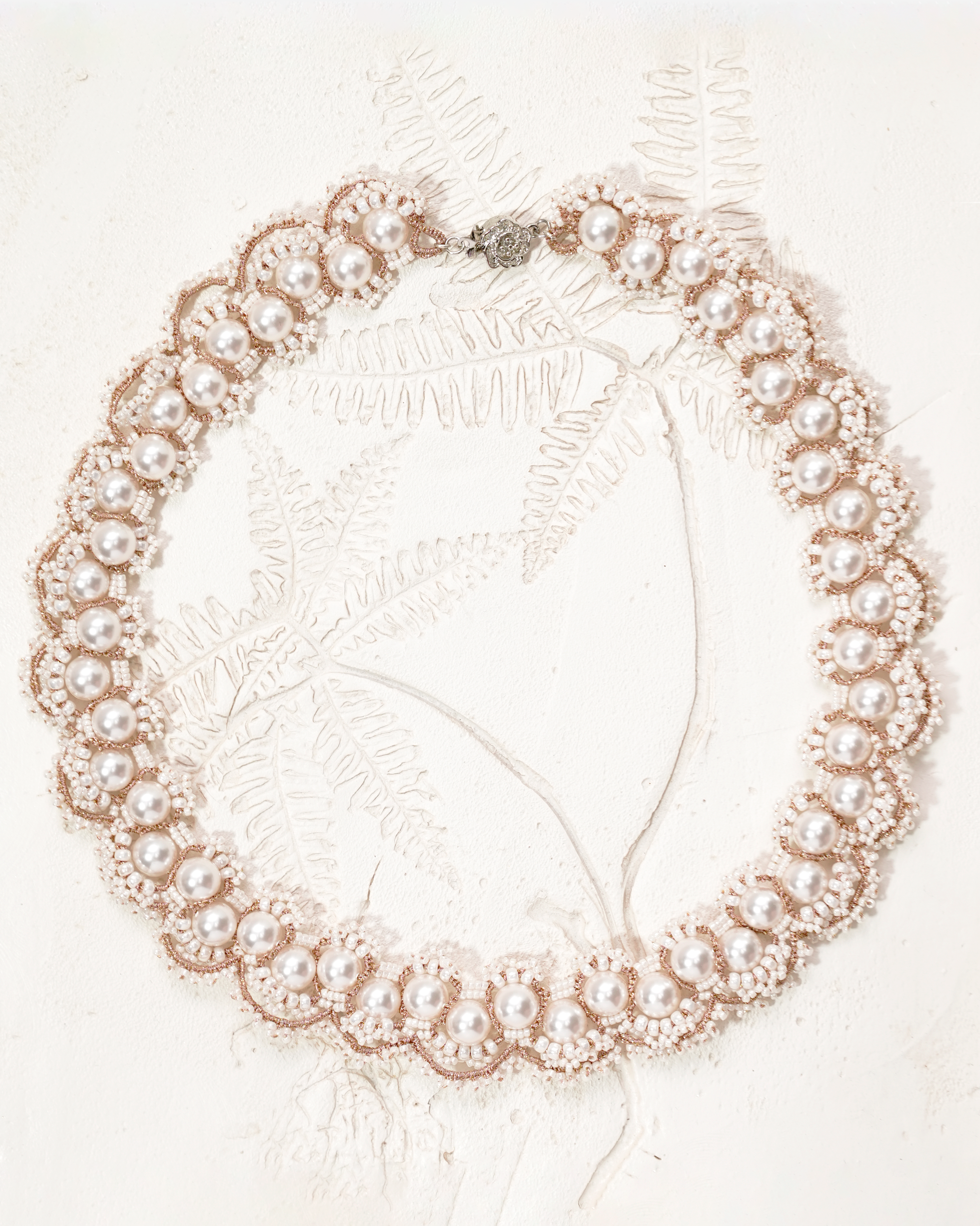 T126 Alina - White Queen Necklace