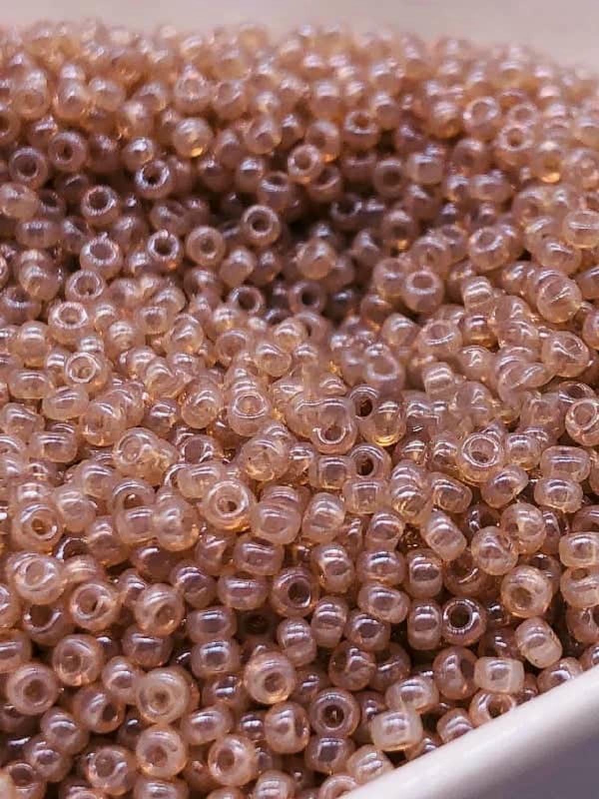MIYUKI  Ice 2370 series 2mm 200 pcs